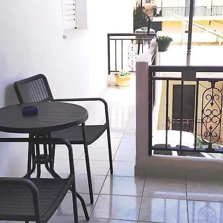 House Near The 1 Apartment