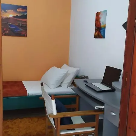 House Near The 1 Apartment